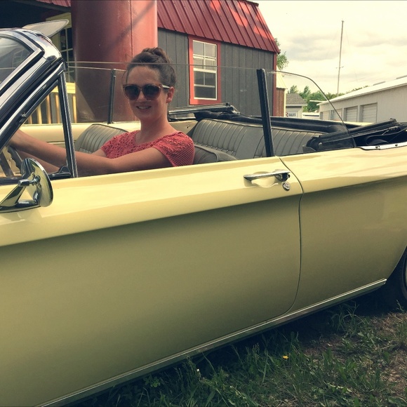 Meet your Posher, Sabrina - Picture 1 of 1